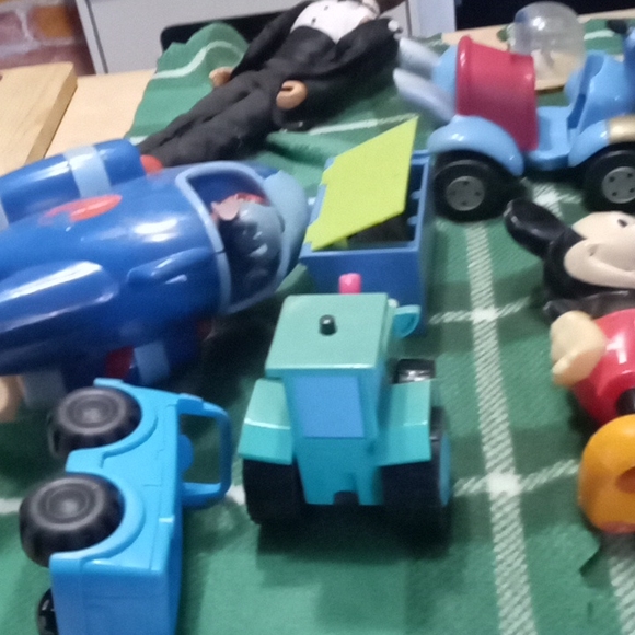 Collection of vintage toys valued at $100 - Picture 4 of 11